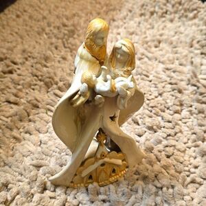 Kirkland Potters Holy Family Tealight‎ Figurine with Bethlehem